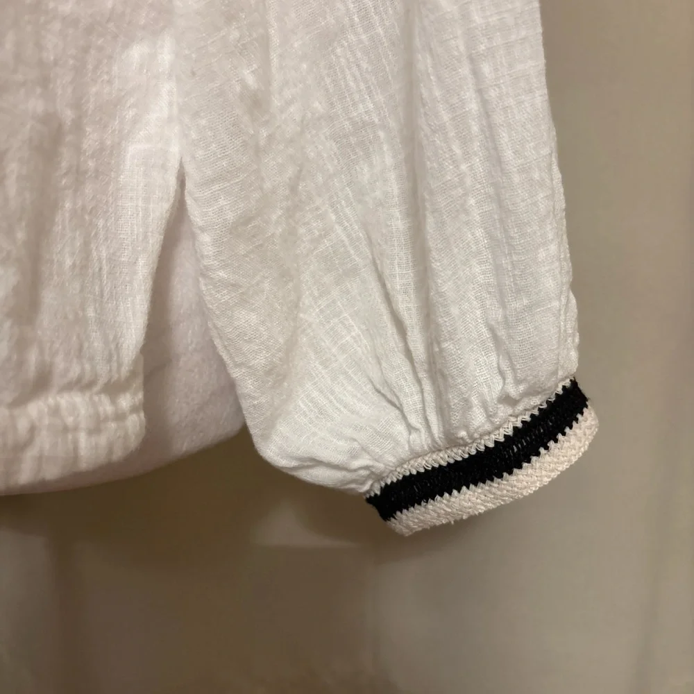 Zara White Blouse with Black Accents - Picture 4 of 6